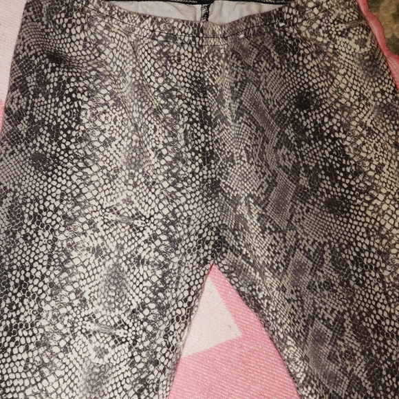 3pc Womens XS-S Leggings Bundle - Picture 14 of 16